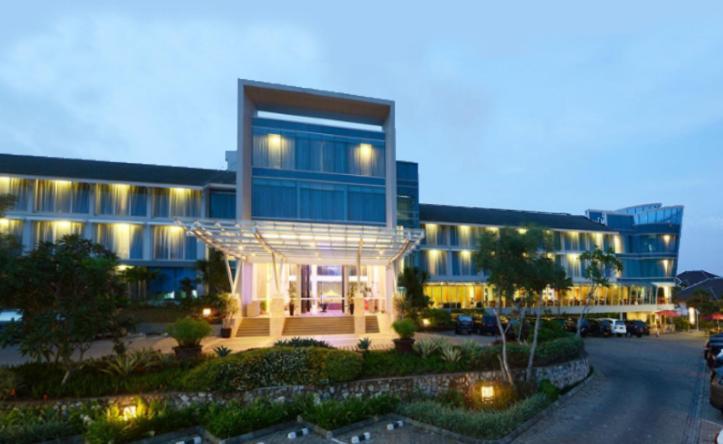 Emersia Hotel And Resort Bandar Lampung Exterior photo